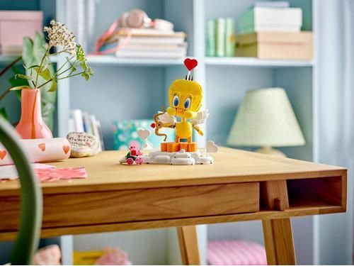 LEGO&reg; Looney TunesTM Милая птица Твити 40824