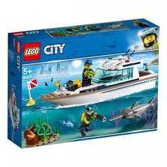 Конструктор LEGO City Яхта для дайвінгу (60221