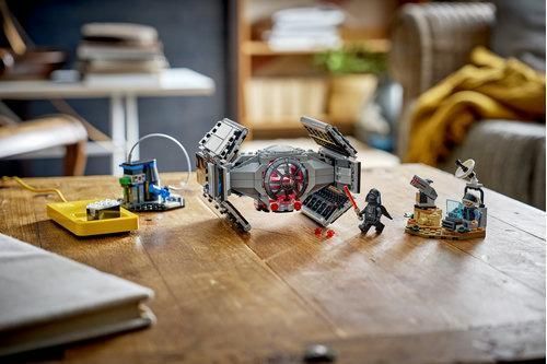 LEGO&reg; Star Wars&trade; SMART Play&trade;: Винищувач TIE Дарта Вейдера 75421