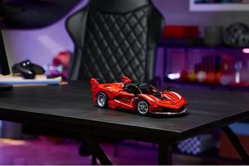 LEGO&reg; Technic Ferrari FXX K Набір з моделлю автомобіля STEM-конструктор 42212