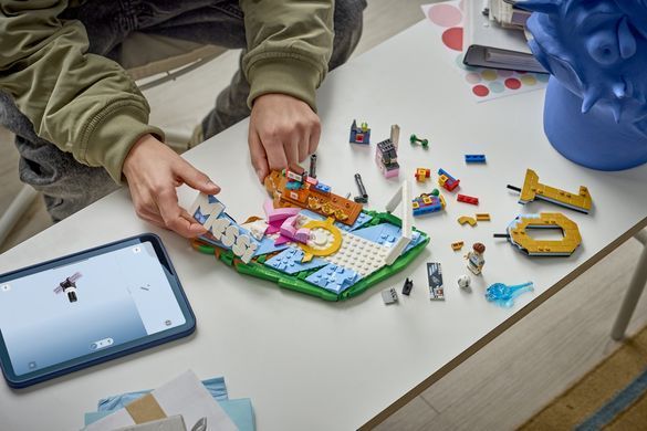 LEGO&reg; Ліонель Мессі &mdash; найкращі моменти футбольних матчів 43011