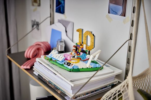 LEGO&reg; Ліонель Мессі &mdash; найкращі моменти футбольних матчів 43011