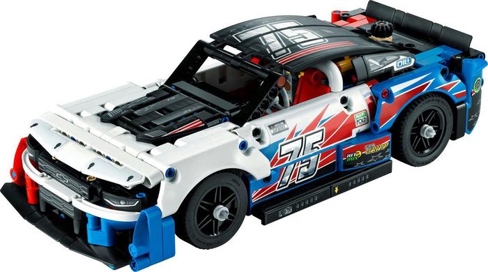 LEGO® Технология «NASCAR Next Gen Chevrolet Camaro ZL1» 42153