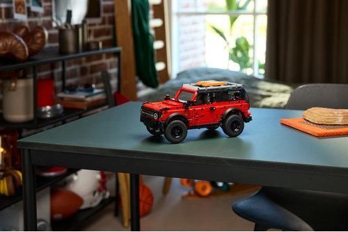 LEGO&reg; Technic Внедорожник Ford Bronco&reg; Набор с моделью автомобиля STEM-конструктор 42213
