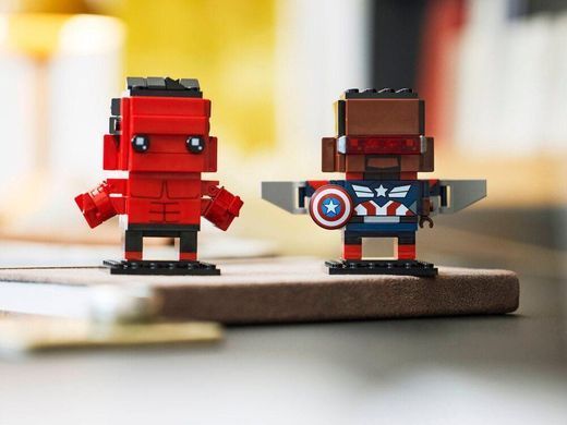 LEGO&reg; BrickHeadz&trade; Captain America & Red Hulk&nbsp;(40668)
