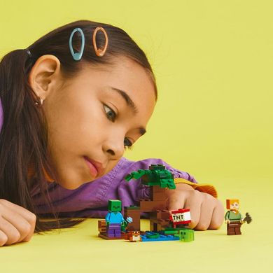 Конструктор LEGO® Minecraft Пригоди на болоті 65 деталей (21240)