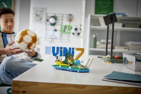 LEGO&reg; Editions Вінісіус Жуніор &mdash; найкращі моменти футбольних матчів 43027
