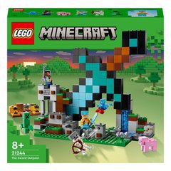 Конструктор LEGO® Minecraft Форпост із мечем 427 деталей (21244)