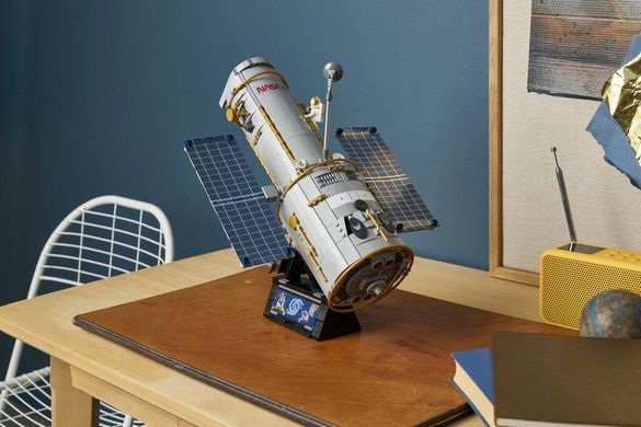 LEGO&reg; Icons Космический телескоп &laquo;Хаббл&raquo; 11382