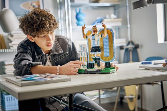 LEGO&reg; Editions Лионель Месси легенда футбола 43015