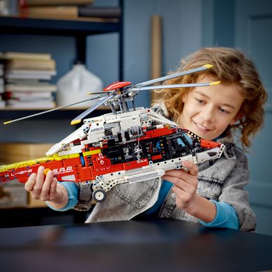 LEGO® Technic Рятувальний гелікоптер Airbus H175 42145