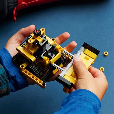 LEGO® Technic Сверхмощный бульдозер (42163)