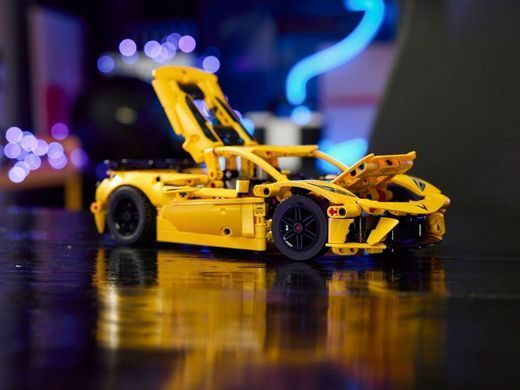 Конструктор LEGO Technic Chevrolet Corvette Stingray 42205