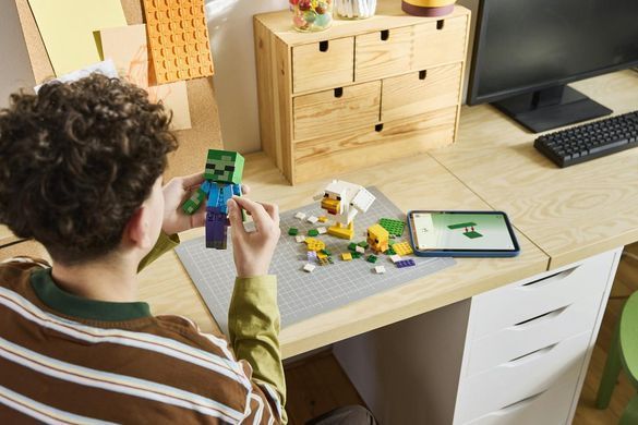 LEGO&reg; Minecraft&trade; Курячий Жокей 21582