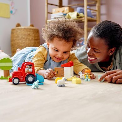 Конструктор LEGO DUPLO Сільськогосподарський трактор і догляд за тваринами 10950