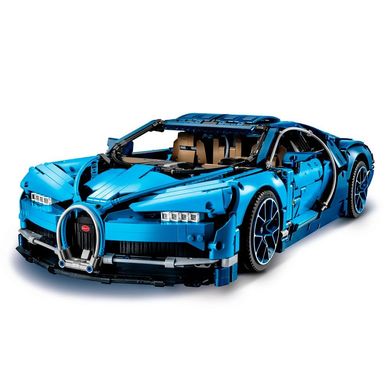 Конструктор LEGO Technic Автомобіль Bugatti Chiron 42083