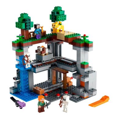 Конструктор LEGO Minecraft Перша пригода 21169