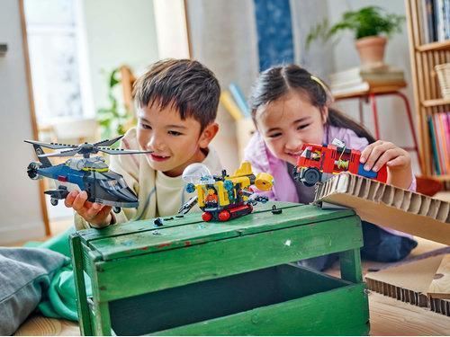 Конструктор LEGO City Ремікс вертольотів, пожежних машин і підводних човнів 60462
