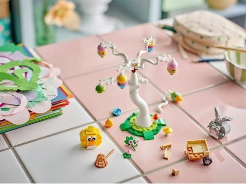 LEGO&reg; Пасхальный кролик и охота на куриные яйца (40808)
