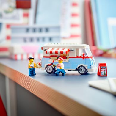 LEGO® Icons Retro Food Truck 40681