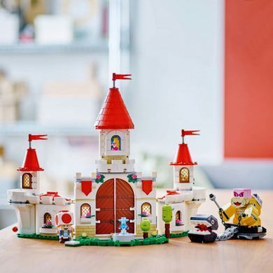 LEGO Super Mario Битва с Роем возле замка Печь 71435