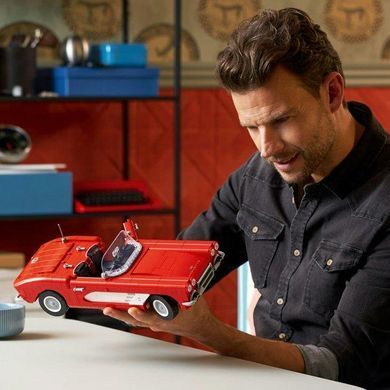 Конструктор LEGO Icons Corvette 10321