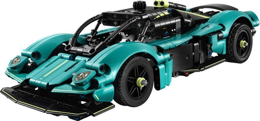 LEGO&reg; Technic Aston Martin Valkyrie Конструктор моделі автомобіля 42208