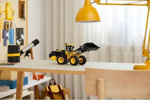 LEGO&reg; Technic Колісний навантажувач Volvo L120 Electric Конструктор 42209