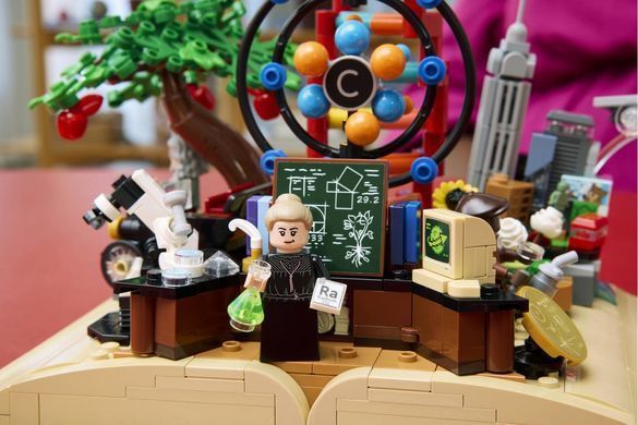 LEGO&reg; Ideas Эволюция STEM, Научный подарок для взрослых 21355
