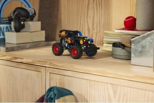 LEGO Technic Monster Jam&trade; Grave Digger&trade; Вогонь і лід 42219
