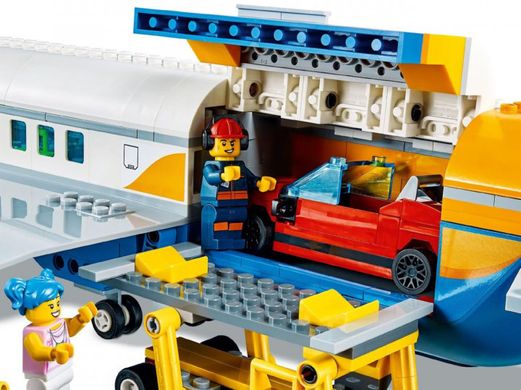 Конструктор LEGO Пасажирський літак 669 деталей 60262