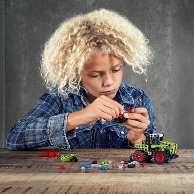 Конструктор LEGO Technic Mini CLAAS XERION 42102