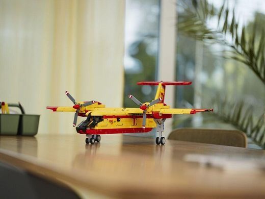 LEGO&reg; Technic Пожежний літак 42152