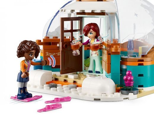 Конструктор LEGO Friends Святкові пригоди в іглу 41760