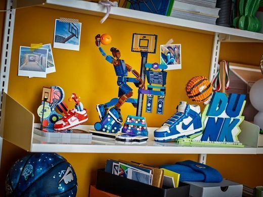 Конструктор LEGO Icons Nike Slam Dunk 43010