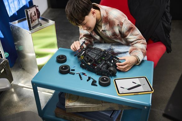 LEGO&reg; Technic Batmobile&trade; Tumbler 42239