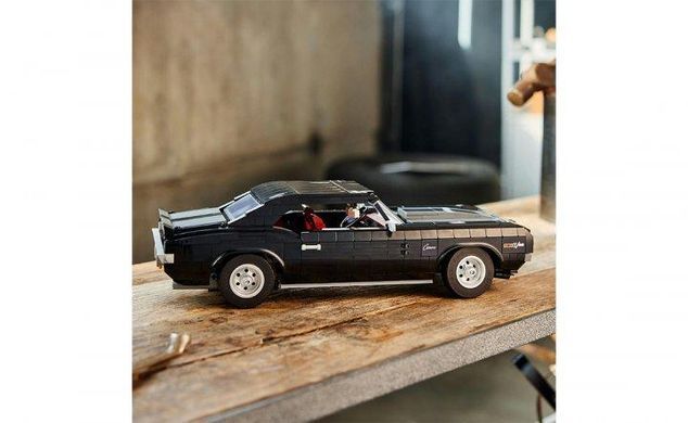 Конструктор LEGO Icons Chevrolet Camaro Z28 10304