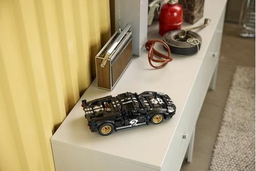 LEGO Technic Автомобиль для гонок Ford GT40 MKII 1966 года 42223