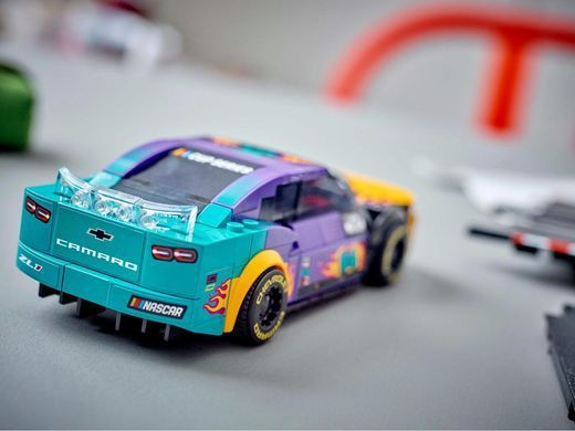 LEGO&reg; Speed ​​Champions NASCAR&reg; Next Gen Шевроле Camaro ZL1 76935