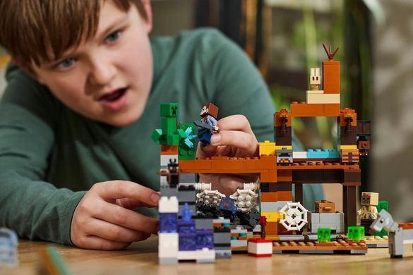LEGO&reg; Minecraft&reg; Заброшенная шахта в бесплодных землях Игрушка из видеоигры 21263