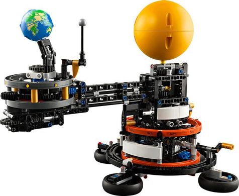 LEGO® Technic Земля та Місяць на орбіті (42179)