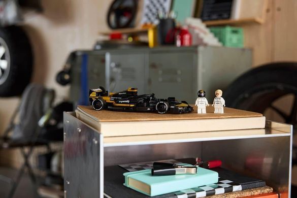 LEGO&reg; Speed Champions Командный автомобиль для гонок APXGP с &laquo;F1&reg;: фильм&raquo; 77252