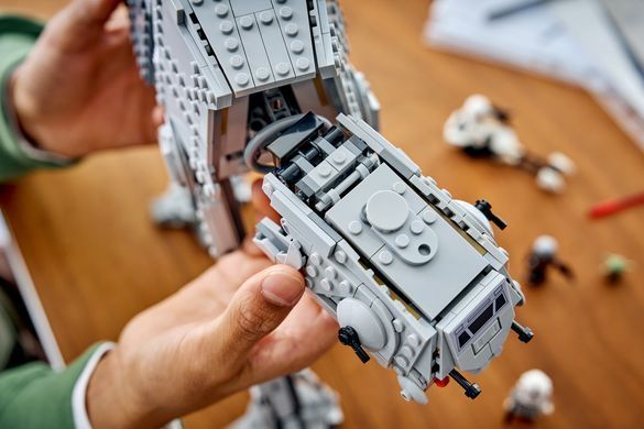 LEGO&reg; Star WarsTM Осколок Империи AT-ATTM с INT-4 75454