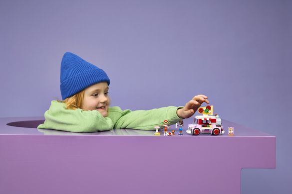 LEGO&reg; Friends Вантажівка з піцою Ігровий набір конструктора 42694