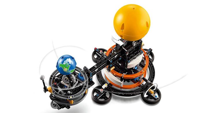 LEGO® Technic Земля та Місяць на орбіті (42179)
