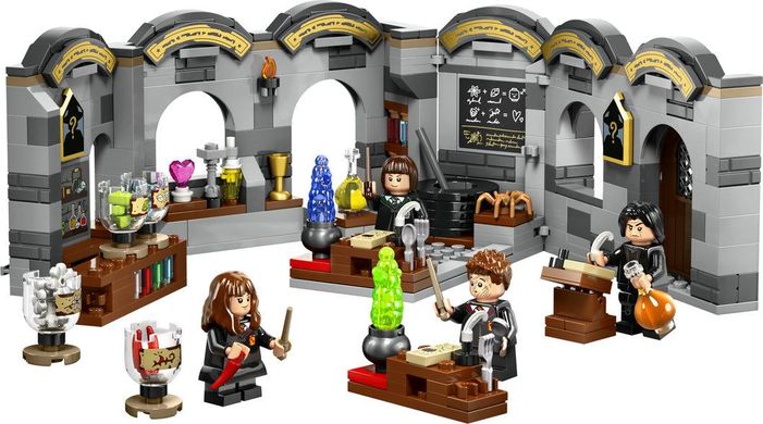 LEGO® Harry Potter™ Замок Гоґвортс: Урок зіллєваріння 76431