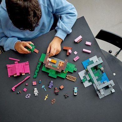 Конструктор LEGO Minecraft Тренировочная база 21183