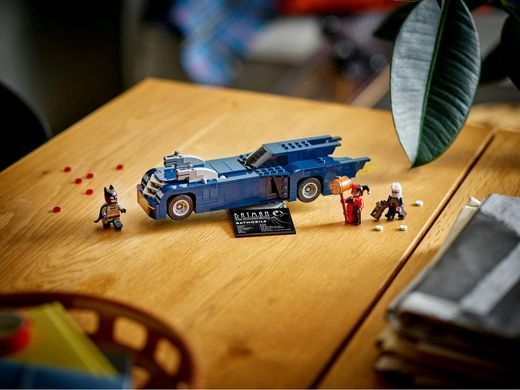 LEGO&reg; DC Batman&trade;: Бэтмен на бетмобиле против Харли Квин и Мистера Фриза 76274