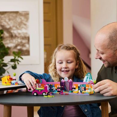 LEGO&reg; Ляльковий будиночок Ґаббі &laquo;Святкова кімната Ґаббі&raquo; Набір 10797