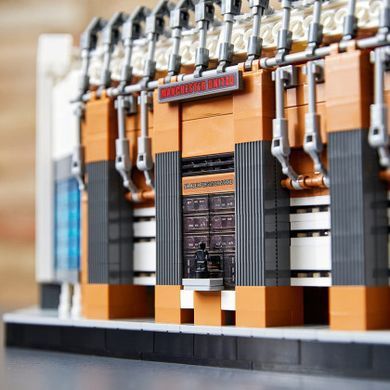Конструктор LEGO Creator Expert Old Trafford &mdash; стадіон &laquo;Манчестер Юнайтед&raquo; 3898 деталей (10272
